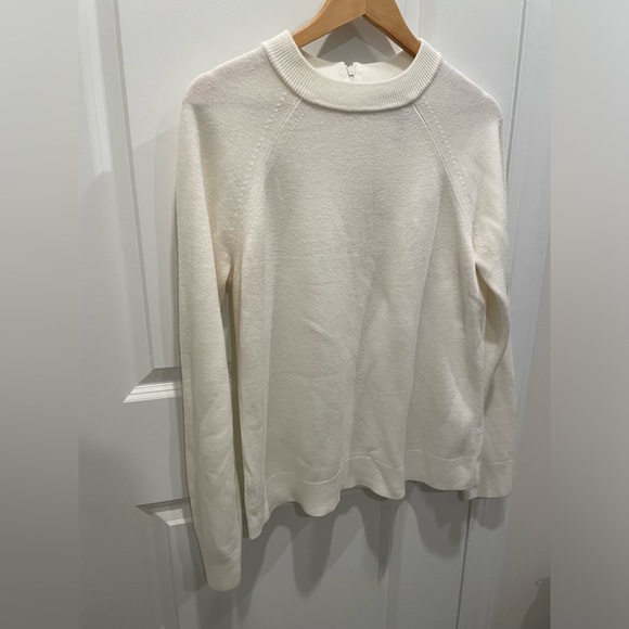 Karen Scott Sweaters - Karen Scott Super soft Cream Sweater in Sz L